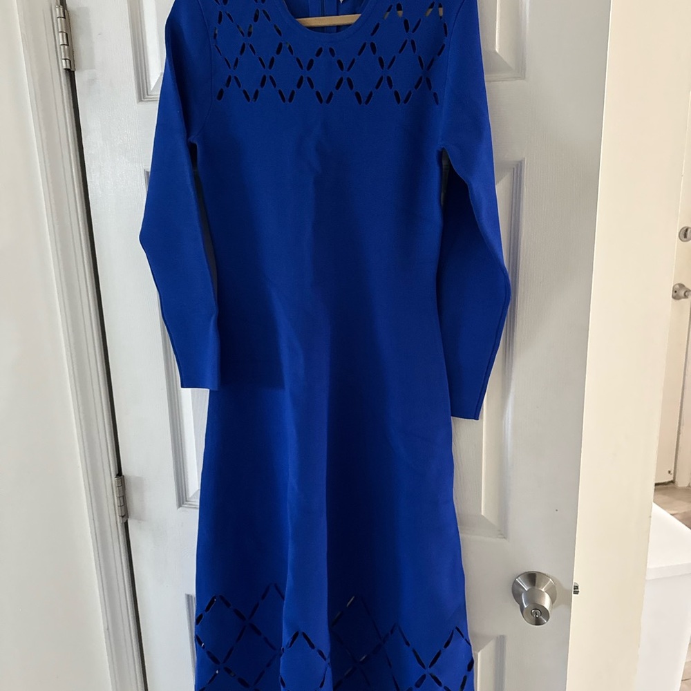 Lela Rose Blue Sheath Dress with Long Sleeves and Crew Neck